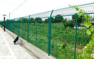 北京四环路护栏网 城市交通安全与美观的守护者